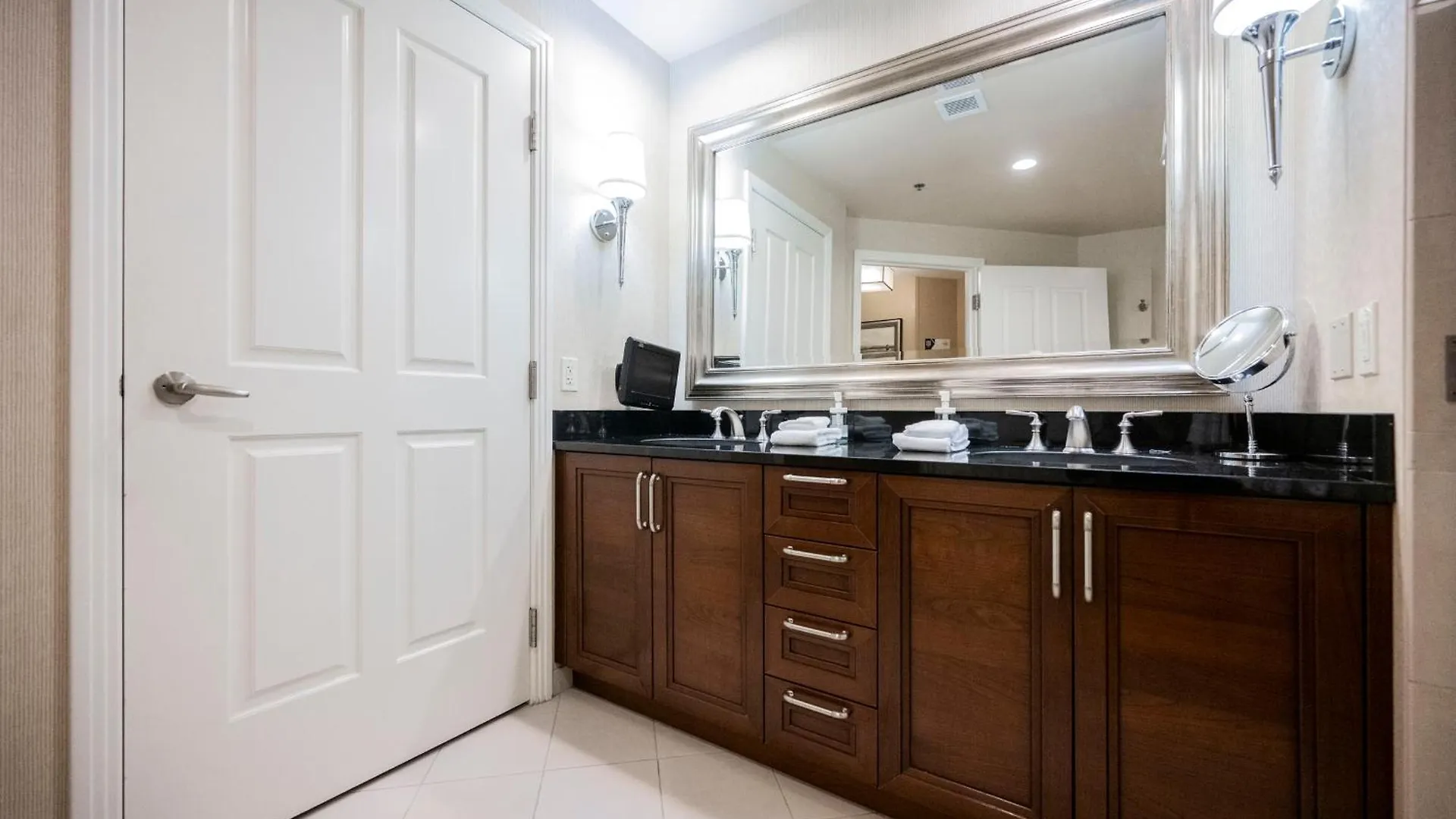Signature Rental By Owner Direct Las Vegas Aparthotel